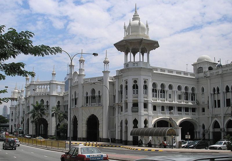800px-Kuala_Lumpur_railway_station_(Rawang-Seremban_&_Sentul-Port_Klang_Line)_(frontal_facade),_Kuala_Lumpur
